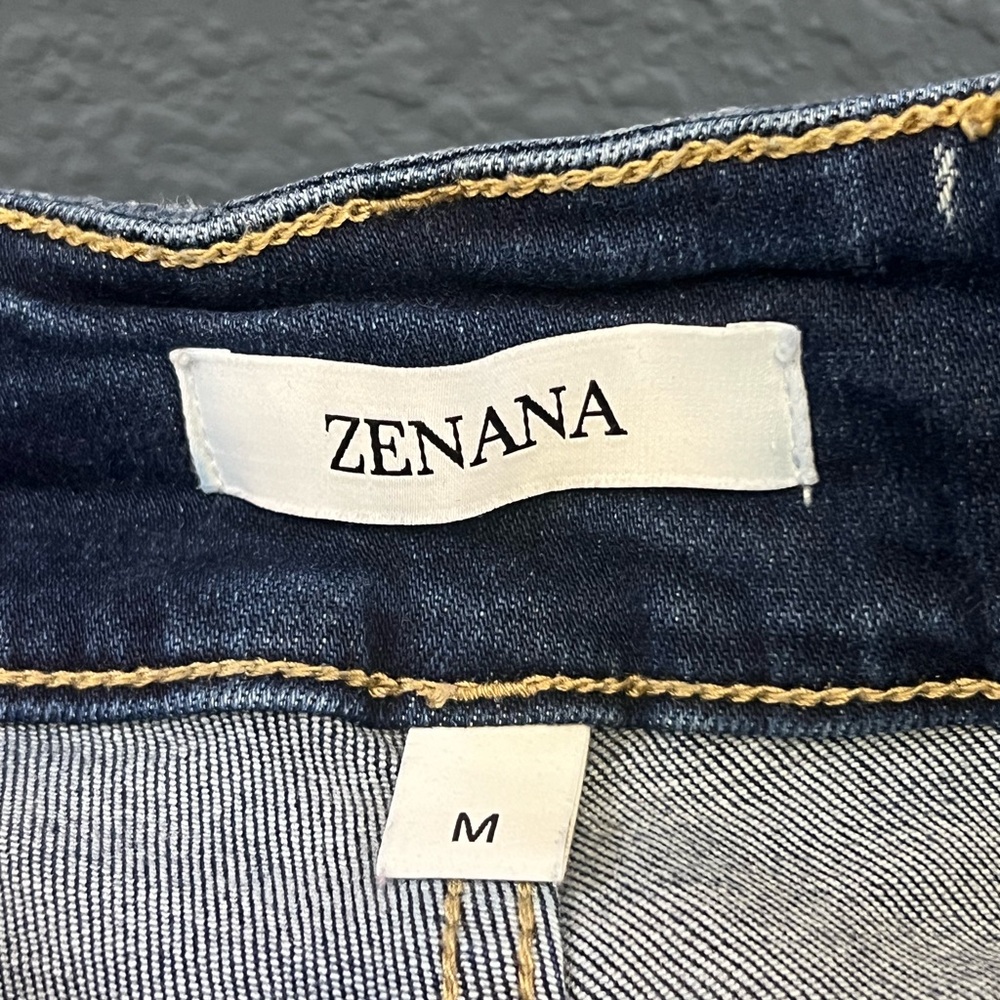 Zenana Dark Wash Denim Shorts 
🟣FINAL PRICE🟣 - Picture 4 of 5